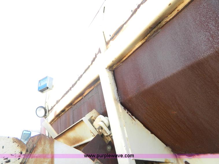 image for item K8025 1979 International feed truck