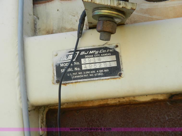 image for item K8025 1979 International feed truck