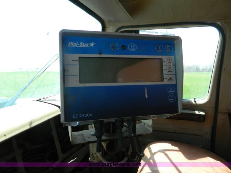 image for item K8025 1979 International feed truck