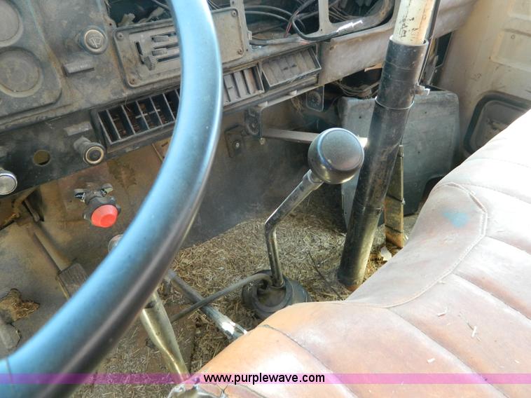 image for item K8025 1979 International feed truck