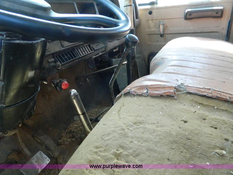 image for item K8025 1979 International feed truck