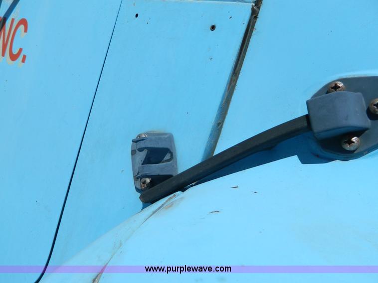 image for item K8025 1979 International feed truck