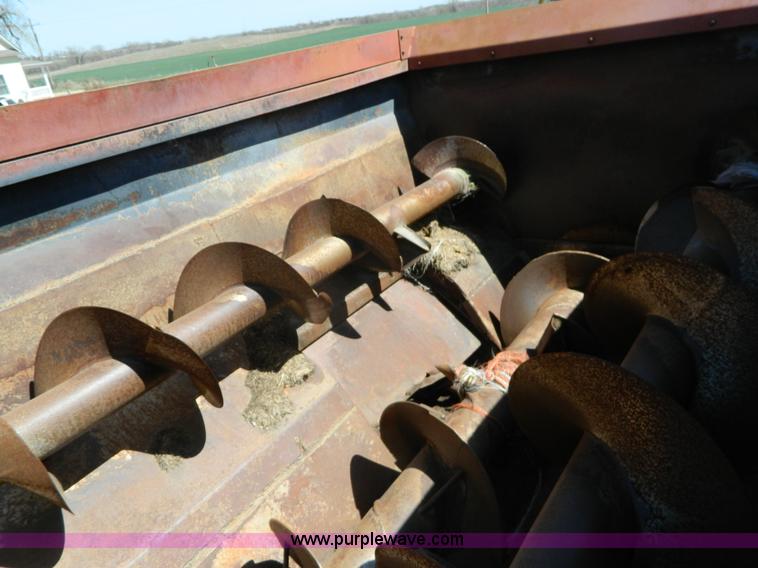 image for item K8025 1979 International feed truck