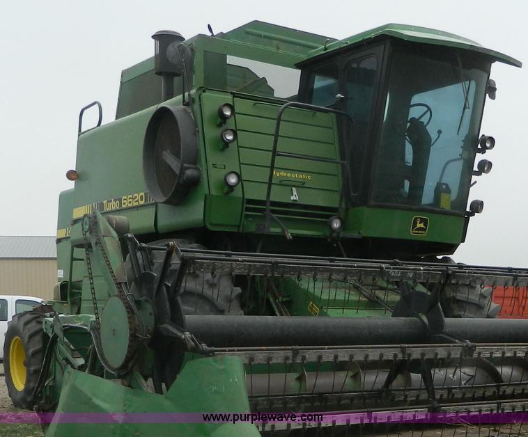 image for item K8031 1984 John Deere 6620 Turbo combine