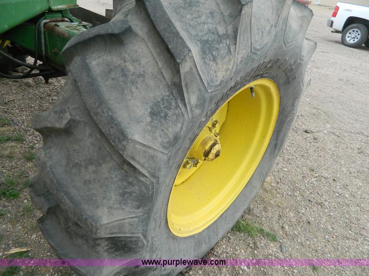image for item K8031 1984 John Deere 6620 Turbo combine