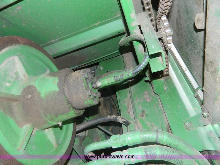 image for item K8031 1984 John Deere 6620 Turbo combine