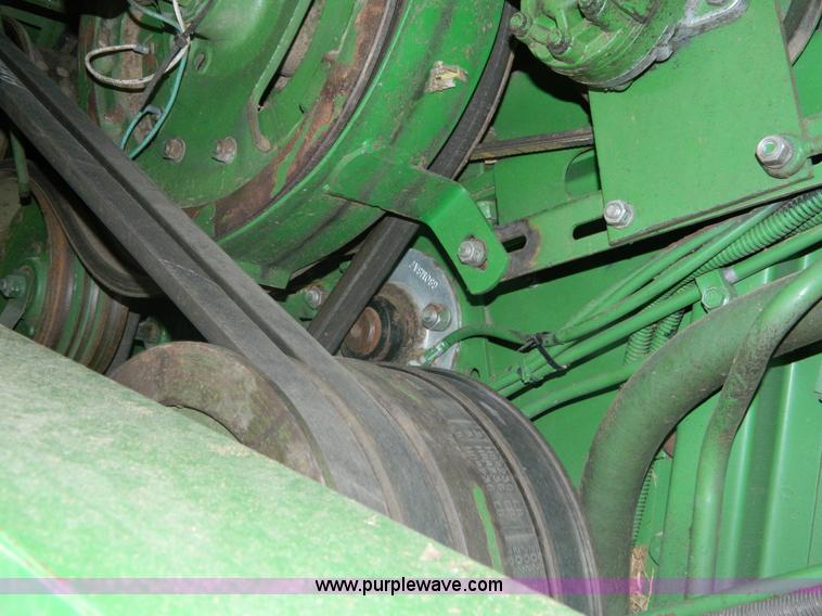 image for item K8031 1984 John Deere 6620 Turbo combine
