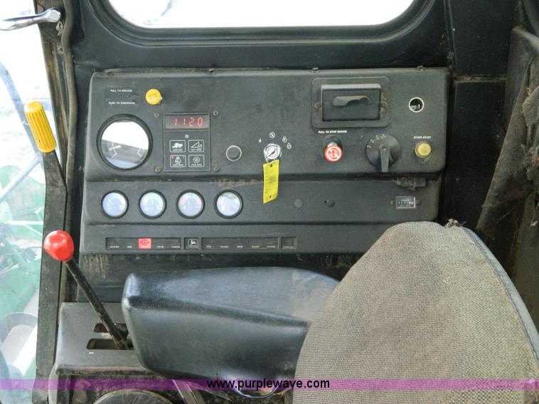 image for item K8031 1984 John Deere 6620 Turbo combine