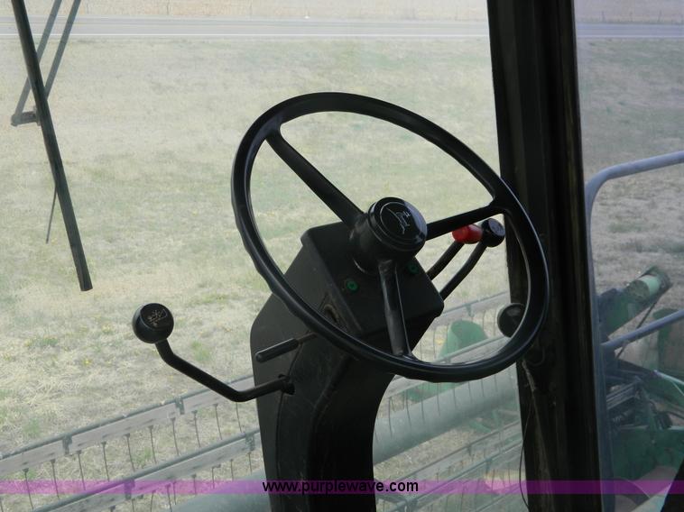 image for item K8031 1984 John Deere 6620 Turbo combine