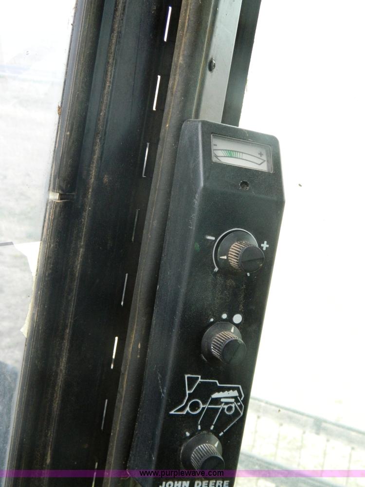 image for item K8031 1984 John Deere 6620 Turbo combine