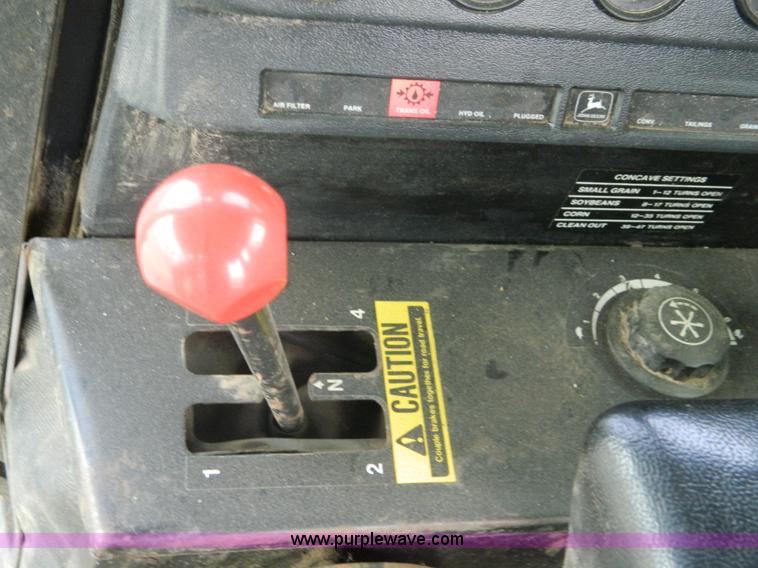 image for item K8031 1984 John Deere 6620 Turbo combine