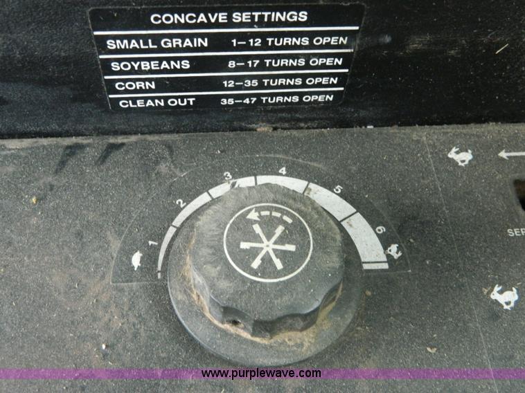 image for item K8031 1984 John Deere 6620 Turbo combine