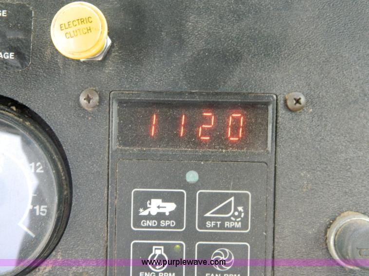 image for item K8031 1984 John Deere 6620 Turbo combine