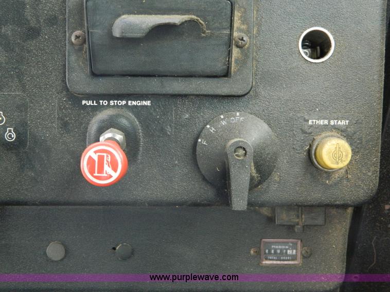 image for item K8031 1984 John Deere 6620 Turbo combine