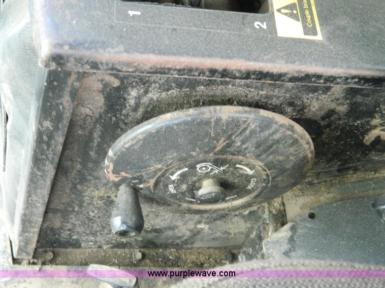 image for item K8031 1984 John Deere 6620 Turbo combine