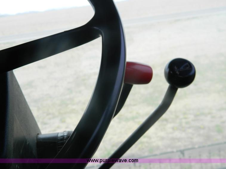 image for item K8031 1984 John Deere 6620 Turbo combine