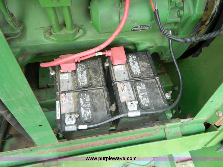 image for item K8031 1984 John Deere 6620 Turbo combine