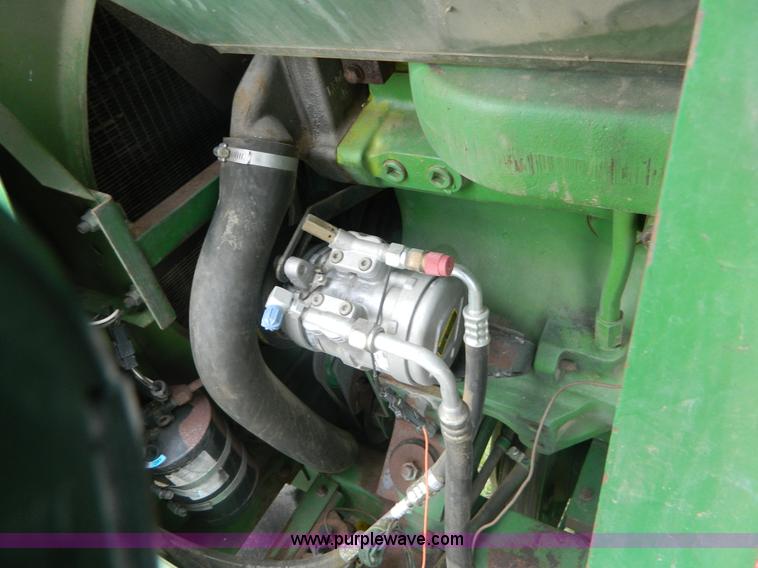 image for item K8031 1984 John Deere 6620 Turbo combine