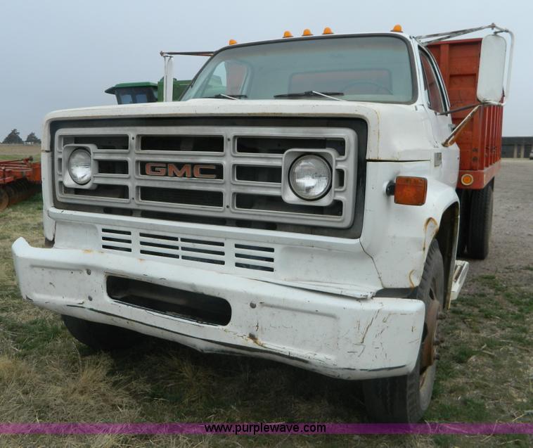 image for item K8035 1978 GMC 6000 grain truck