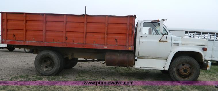 image for item K8035 1978 GMC 6000 grain truck
