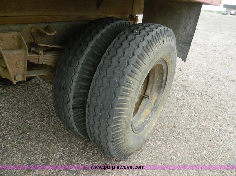 image for item K8035 1978 GMC 6000 grain truck