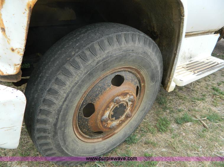 image for item K8035 1978 GMC 6000 grain truck