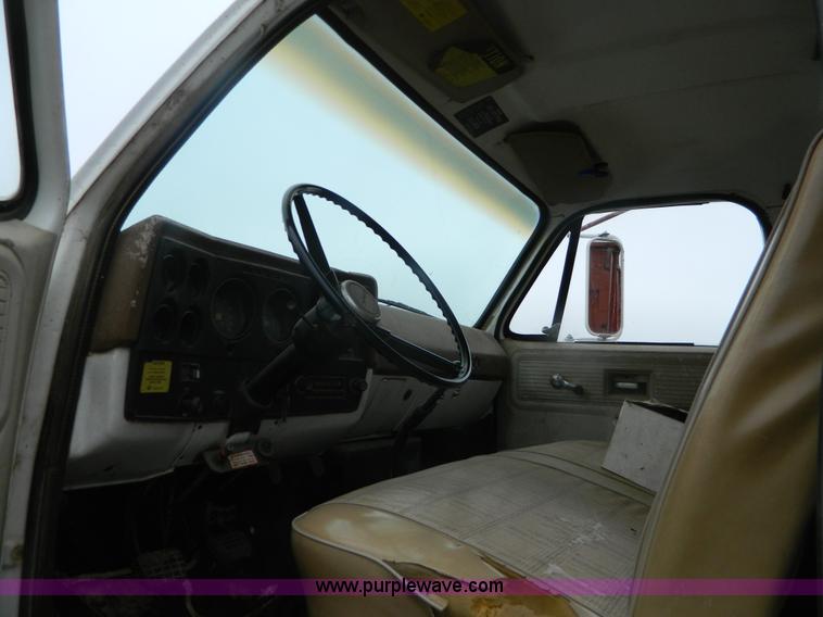 image for item K8035 1978 GMC 6000 grain truck