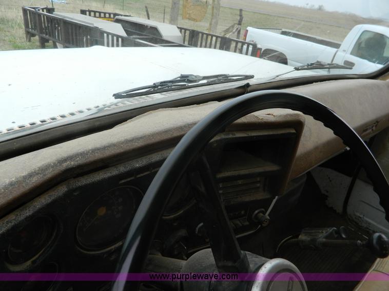 image for item K8035 1978 GMC 6000 grain truck