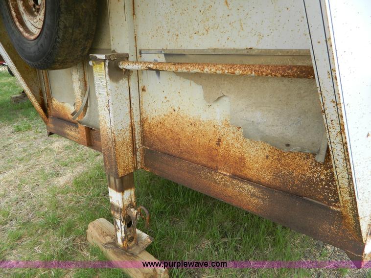 image for item K8037 1993 Diamond D gooseneck livestock trailer