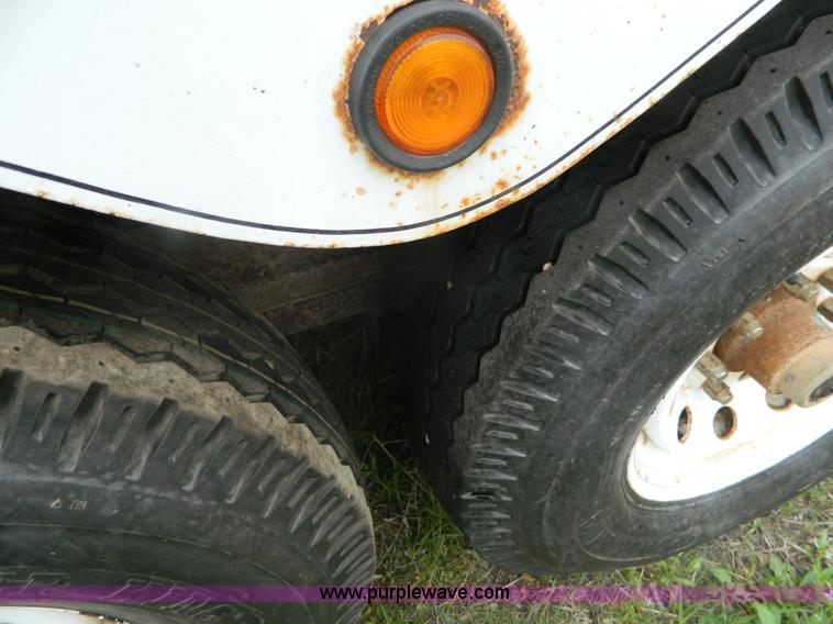 image for item K8037 1993 Diamond D gooseneck livestock trailer