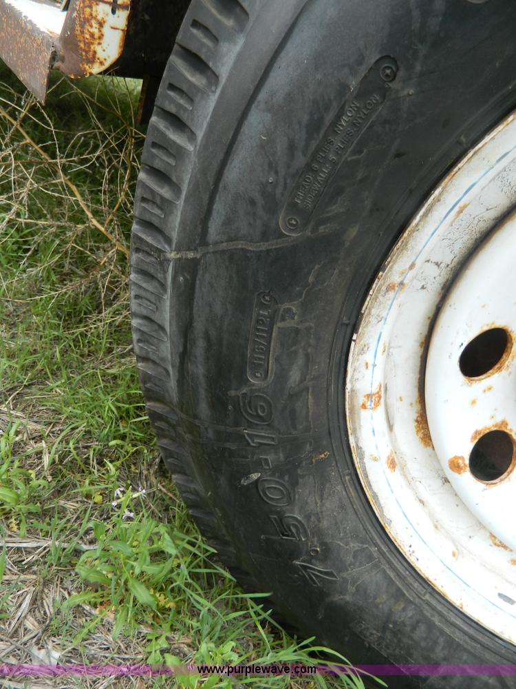 image for item K8037 1993 Diamond D gooseneck livestock trailer