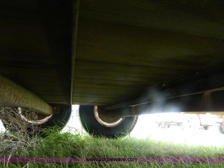 image for item K8037 1993 Diamond D gooseneck livestock trailer