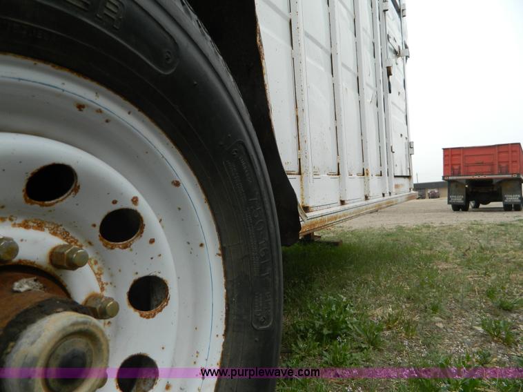 image for item K8037 1993 Diamond D gooseneck livestock trailer