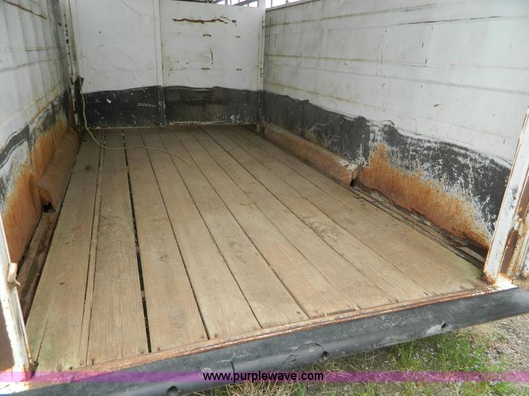 image for item K8037 1993 Diamond D gooseneck livestock trailer