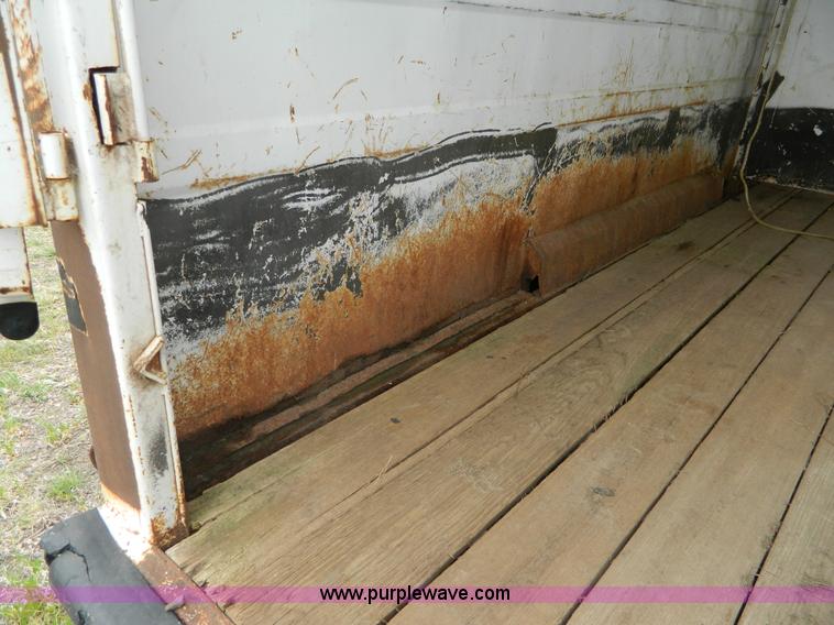 image for item K8037 1993 Diamond D gooseneck livestock trailer