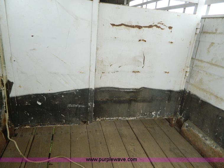 image for item K8037 1993 Diamond D gooseneck livestock trailer