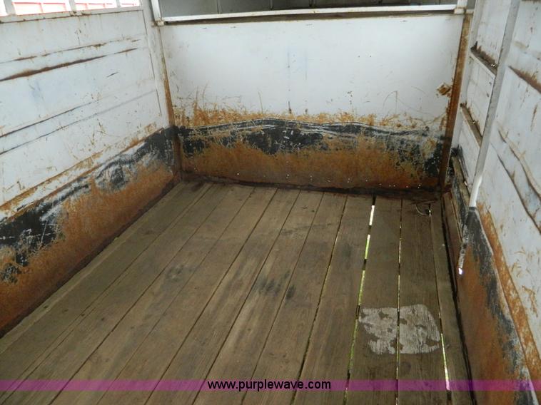 image for item K8037 1993 Diamond D gooseneck livestock trailer