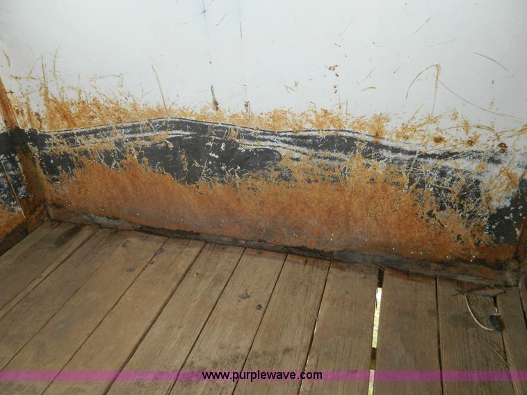 image for item K8037 1993 Diamond D gooseneck livestock trailer