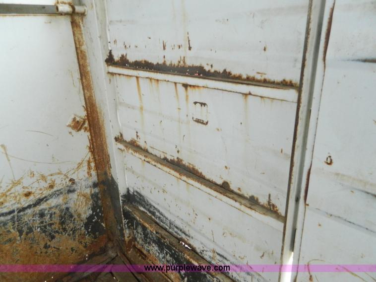 image for item K8037 1993 Diamond D gooseneck livestock trailer