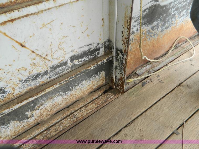 image for item K8037 1993 Diamond D gooseneck livestock trailer