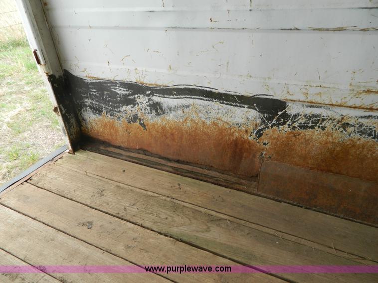 image for item K8037 1993 Diamond D gooseneck livestock trailer