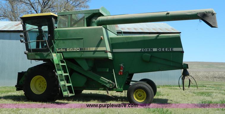 image for item K8047 1980 John Deere 6620 Turbo combine
