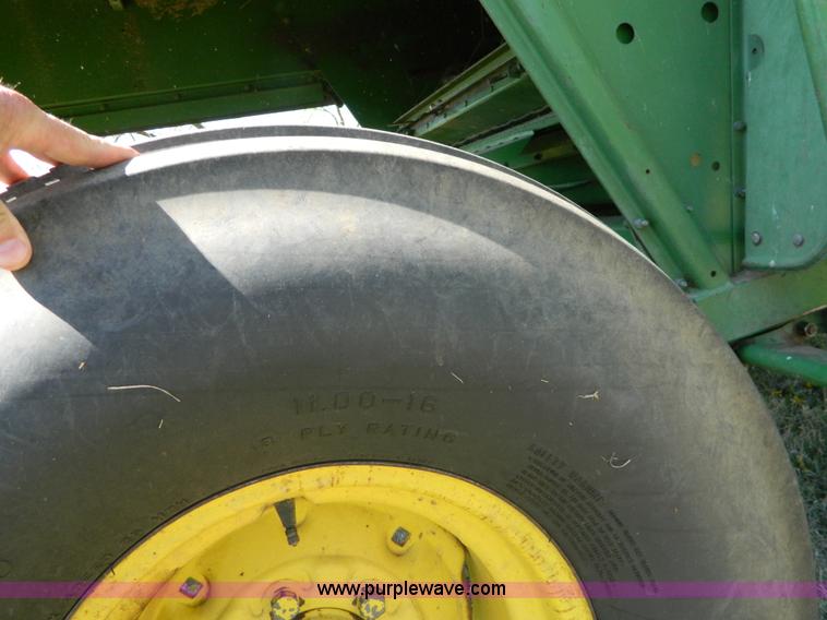 image for item K8047 1980 John Deere 6620 Turbo combine