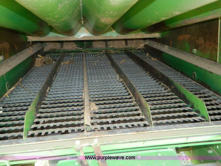 image for item K8047 1980 John Deere 6620 Turbo combine