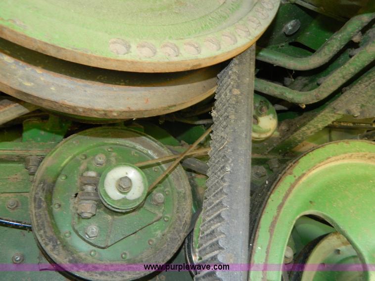 image for item K8047 1980 John Deere 6620 Turbo combine