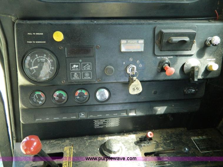 image for item K8047 1980 John Deere 6620 Turbo combine