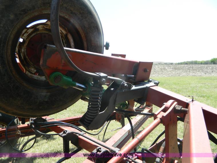 image for item K8051 Hesston 2240 field cultivator