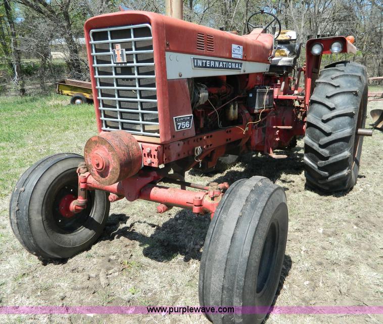 image for item K8053 1969 International 756 tractor