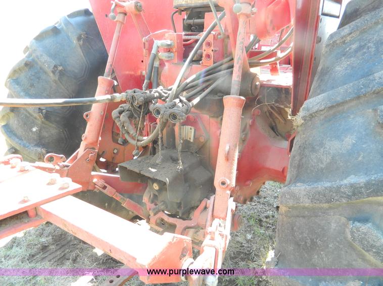 image for item K8053 1969 International 756 tractor