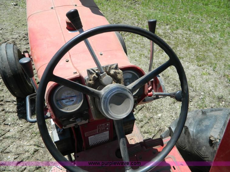image for item K8053 1969 International 756 tractor